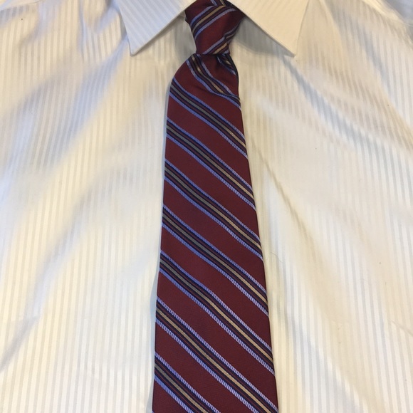 Tommy Hilfiger red with blue and gold diagonal stripes, 100% silk tie. LIKE NEW - Picture 5 of 9